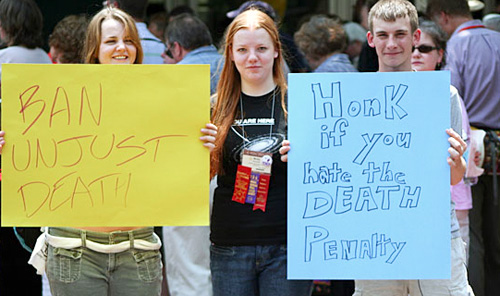 Anti-Death Penalty Demonstrators at the 2005 General Assembly